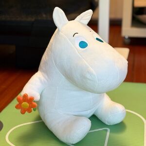 NWT LARGE Moomin Character: Moomin with Flower 15” plushie